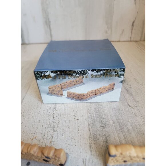 Dickens Keepsake 4-Piece porcelain Stone Fence Village accessory Xmas - Picture 6 of 7